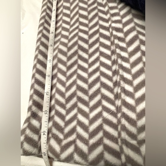 Alia Large soft & cuddly vest in a white & grey stripe. In Great used condition - Picture 7 of 12